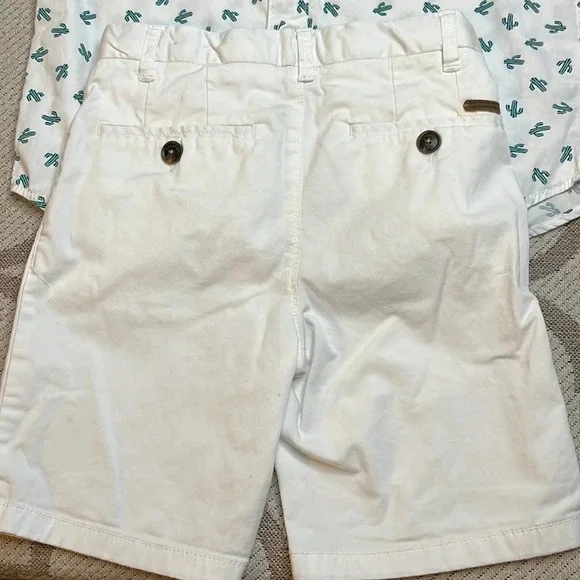 (Bundle) Zara shorts, Gymboree short sleeve, peek shorts, Boys size 7, 3 pieces - Picture 9 of 14